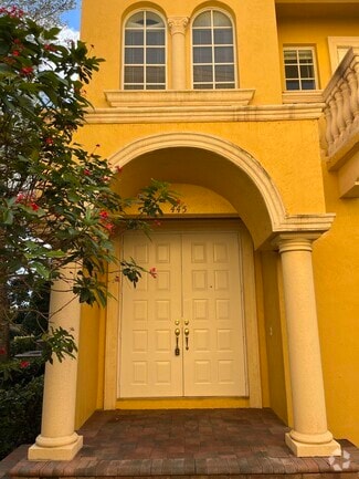 Building Photo - 445 NE 69th Cir