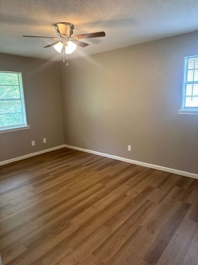 Foto del edificio - 4/1.5 PTISD Fenced yard and pet friendly