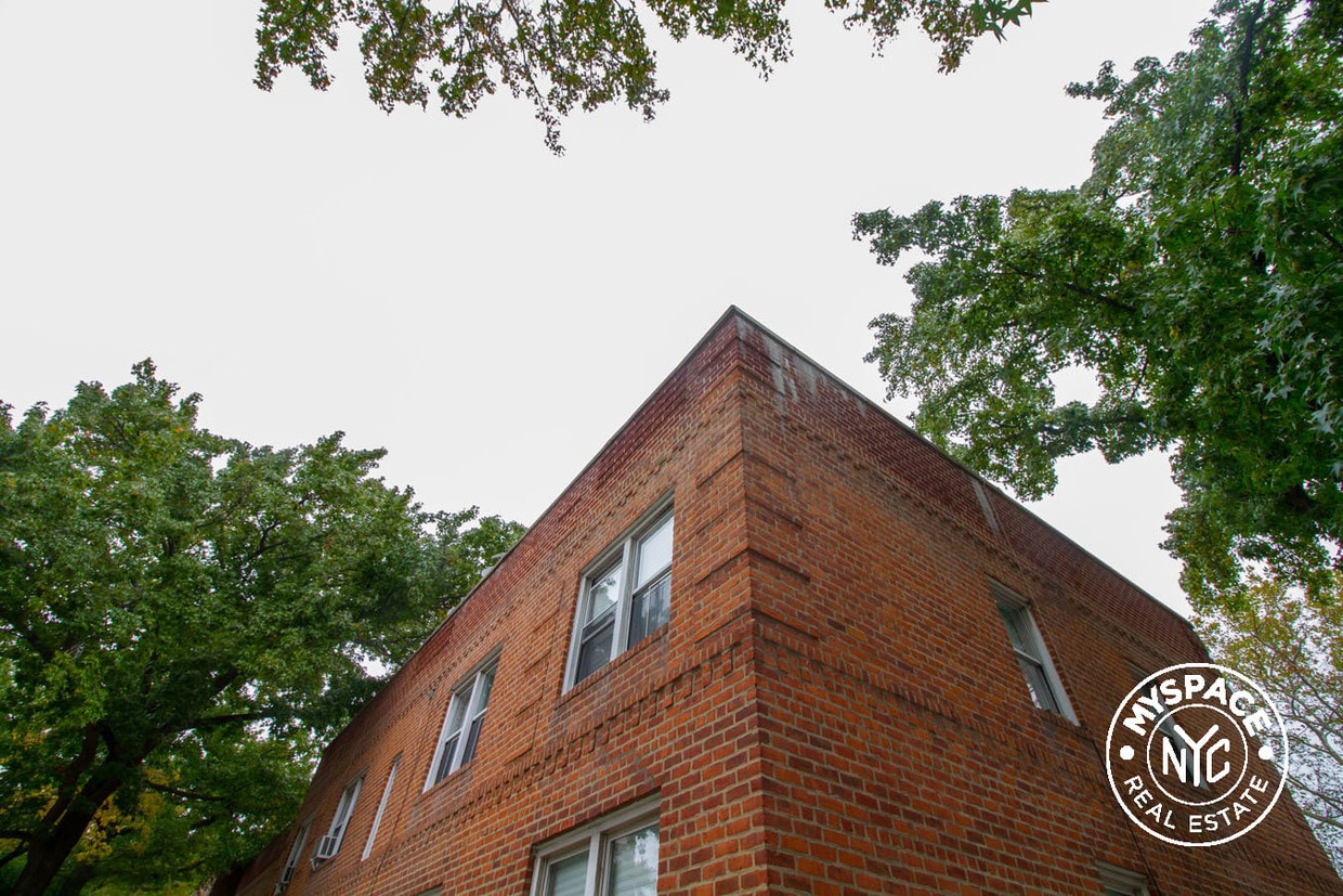 Building Photo - 667 Brooklyn Ave