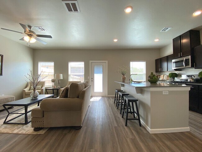 Building Photo - NW OKC Townhome for RENT!!