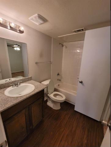 Foto del edificio - 9837 Walnut St