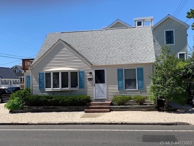 Building Photo - 1802 Beach Ave