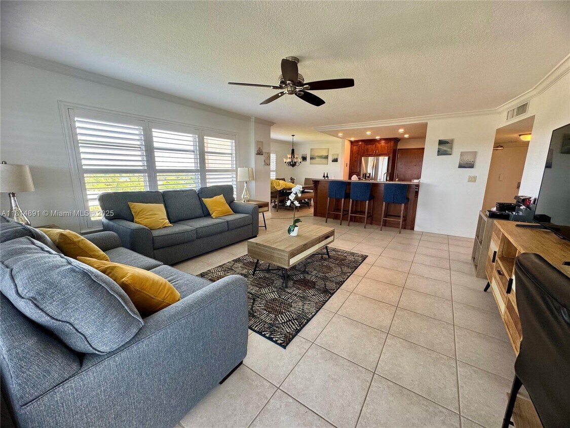 Foto principal - 10777 W Sample Rd