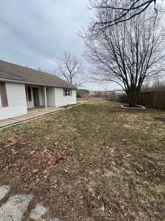 Foto del edificio - 3 bedroom/1 bathroom house
