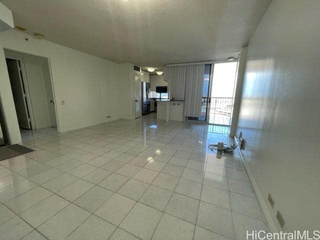 Building Photo - 1212 Nuuanu Ave