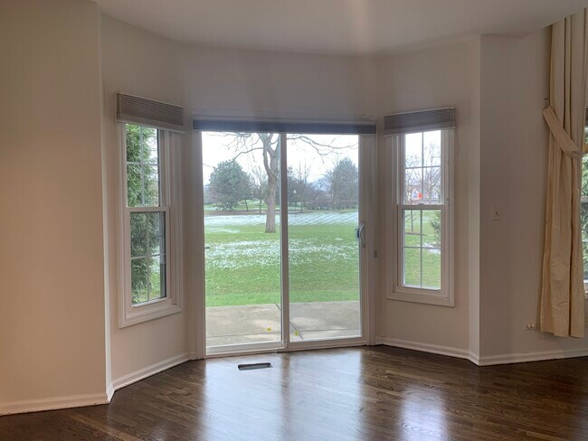 Building Photo - 409 Town Pl Cir