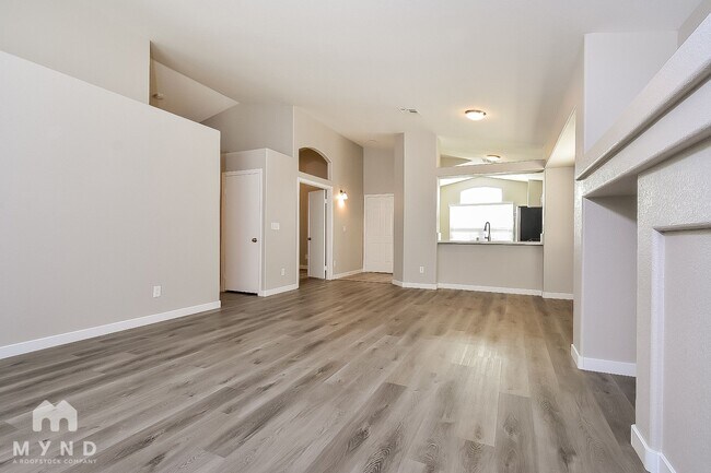 Building Photo - 8116 Dinsmore Dr