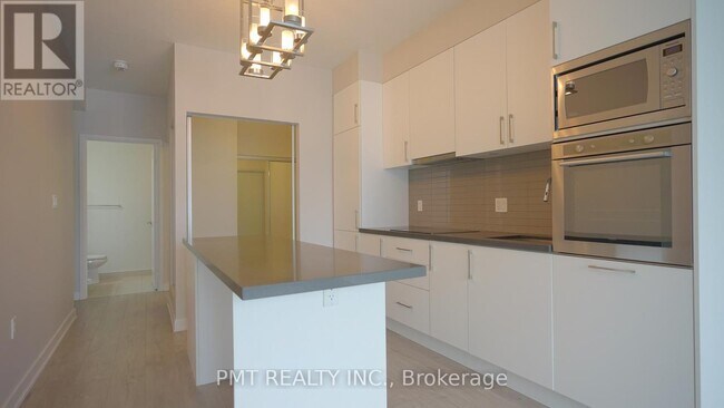 Photo du bâtiment - 27 Bathurst St