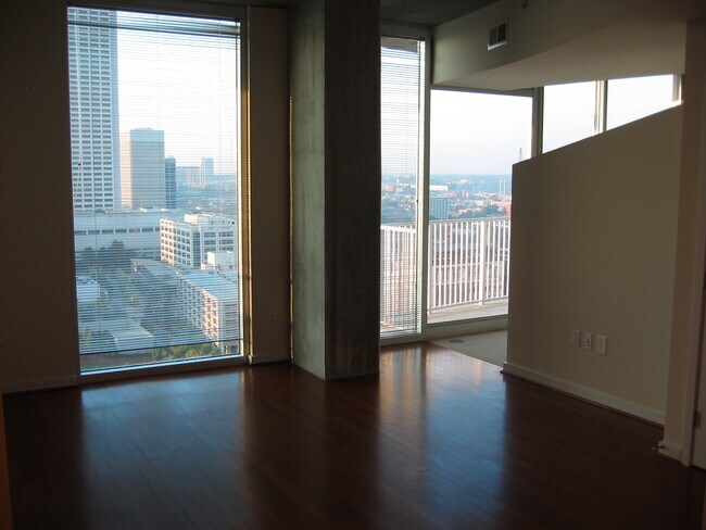 Building Photo - 860 Peachtree St NE