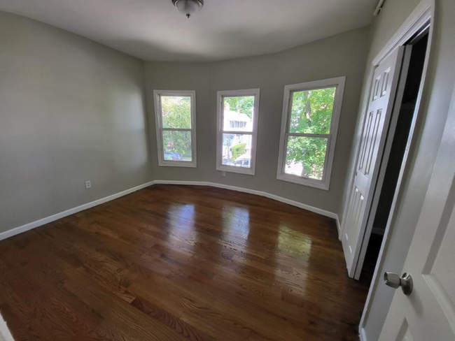 Building Photo - 109 N Maple Ave