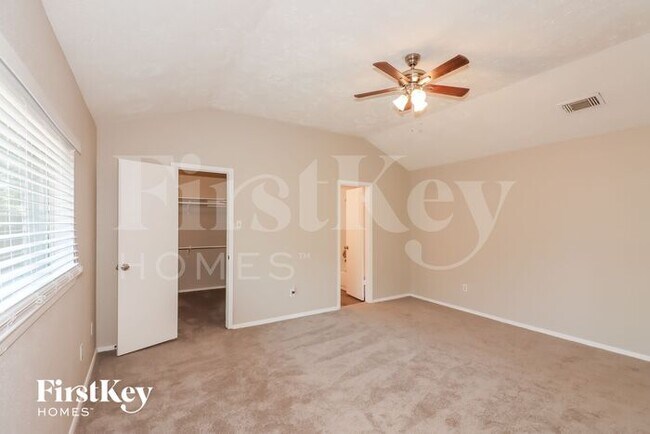 Foto del edificio - 2515 N Spring Dr