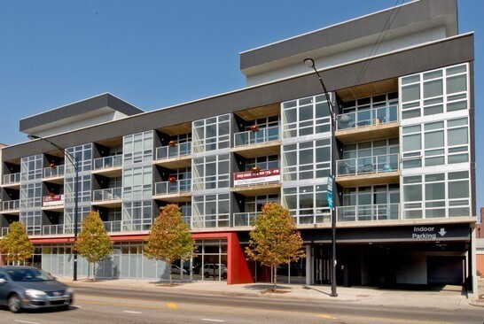 Primary Photo - 1610 W Fullerton Ave