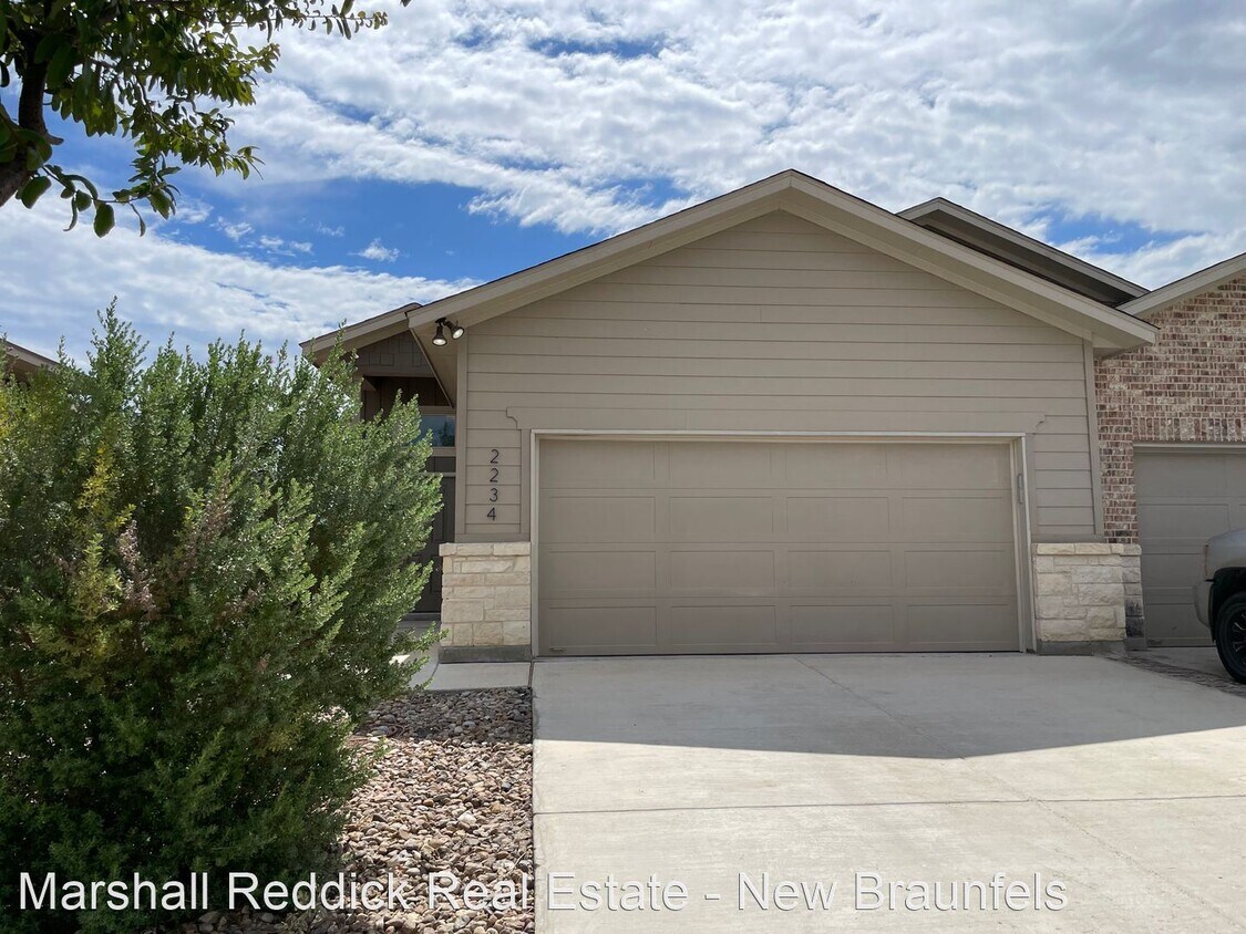 3 br, 2 bath House 2234 Avery Village