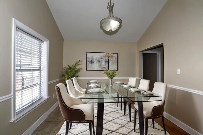 Foto del edificio - Stylish and Spacious 4-Bedroom Home PLUS C...