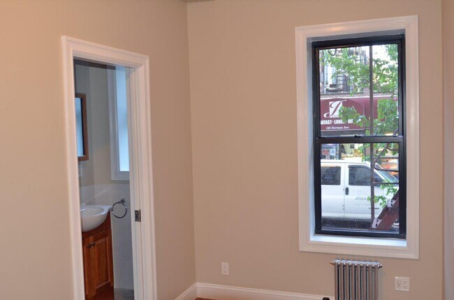 Room - 56 Jewel St