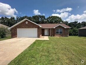 Building Photo - 1608 Woodhill Dr
