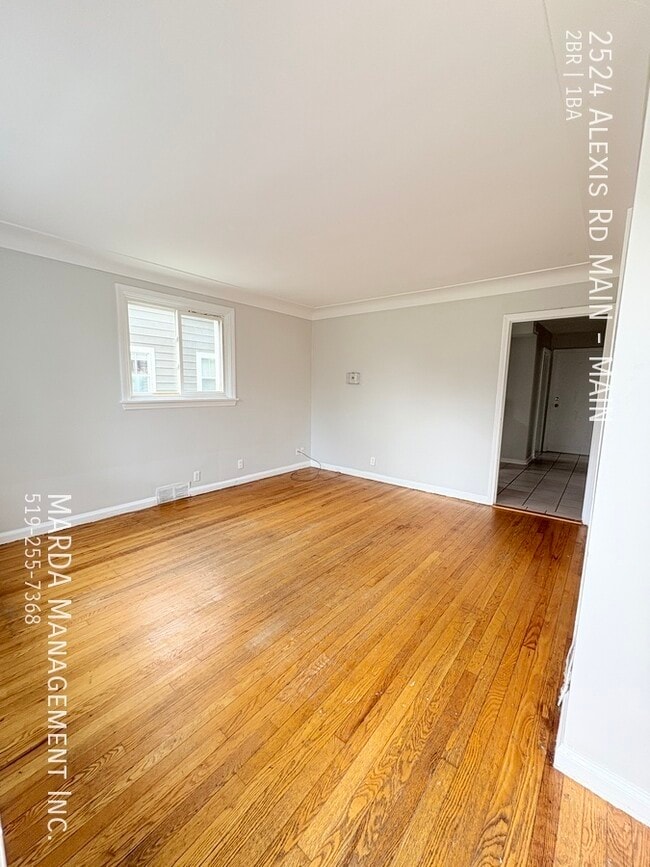 Photo du bâtiment - 2 BDRM+DEN APT IN CTRL WINDSOR PLUS HYDRO
