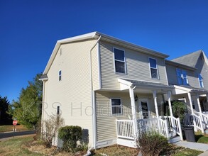 Building Photo - 1210 Victorian Village Dr