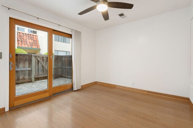 Foto del edificio - Wonderful uptown condo for rent... Santa Barbara!