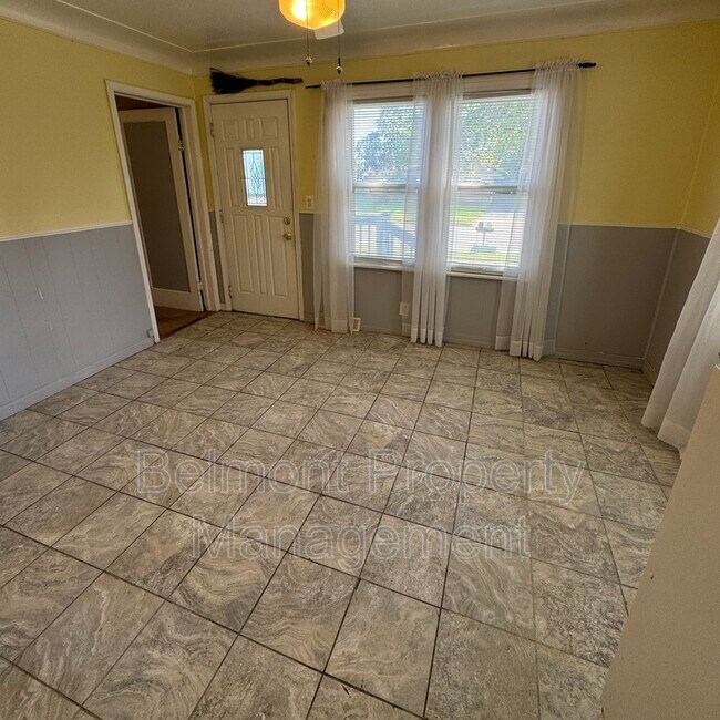 Building Photo - 20407 Deering