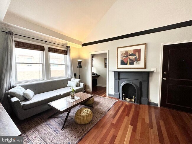 Foto del edificio - 718 S Washington St