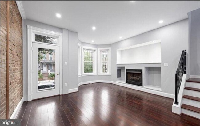Building Photo - 3633 11th St NW