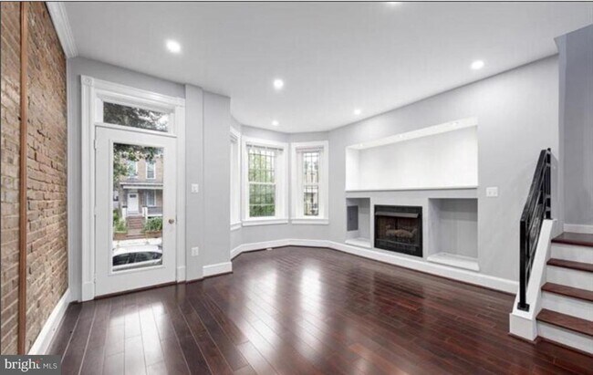 Foto del edificio - 3633 11th St NW