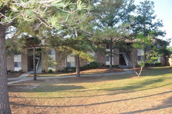 Foto del edificio - 525 Alcott Dr