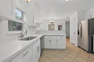 Building Photo - 17627 S Summit Canyon Dr