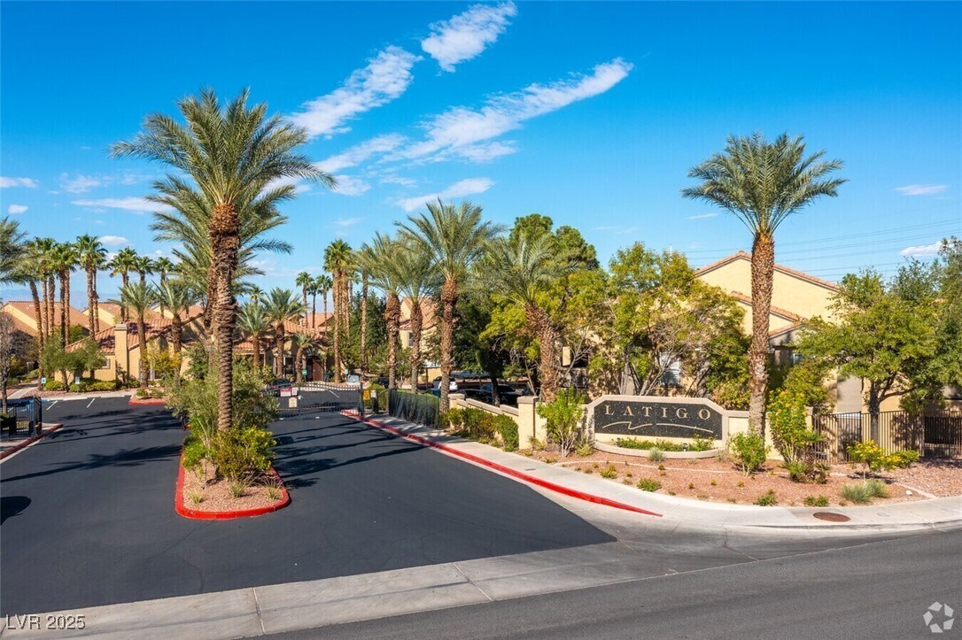 Foto principal - 2300 E Silverado Ranch Blvd