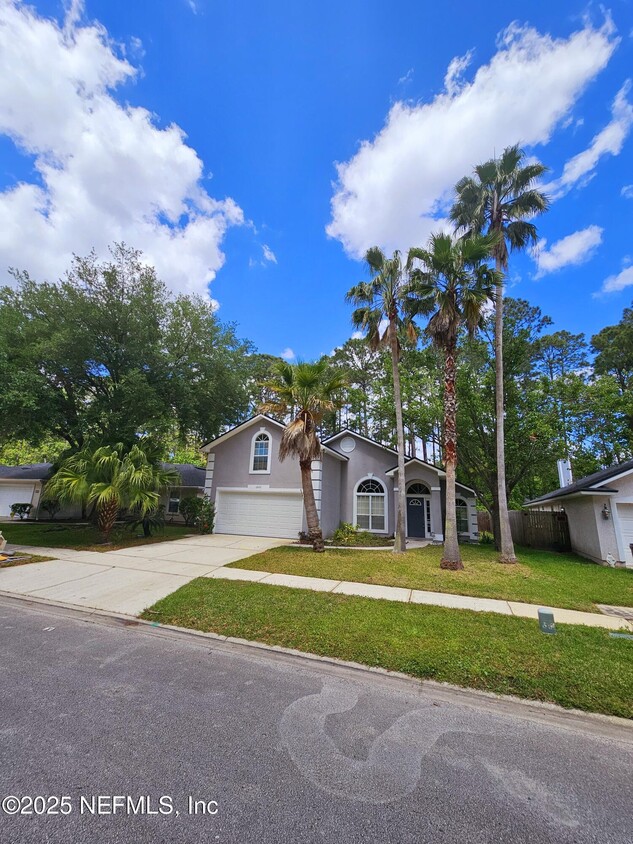 Foto principal - 12431 Harbor Winds Dr N