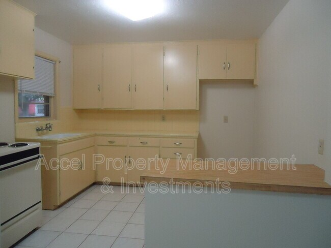 Building Photo - 2608 N 7th St