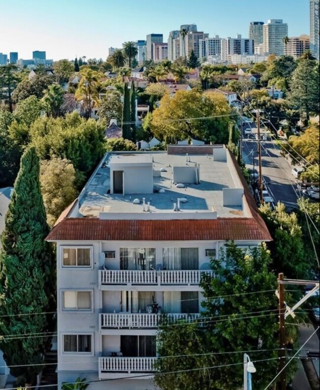 1539 Woodruff Ave Unit 201, Los Angeles, CA 90024 Room for Rent in