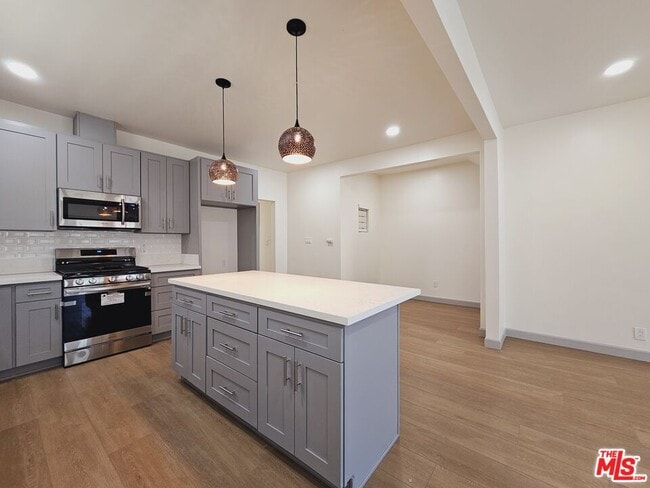 Building Photo - 2828 Leeward Ave