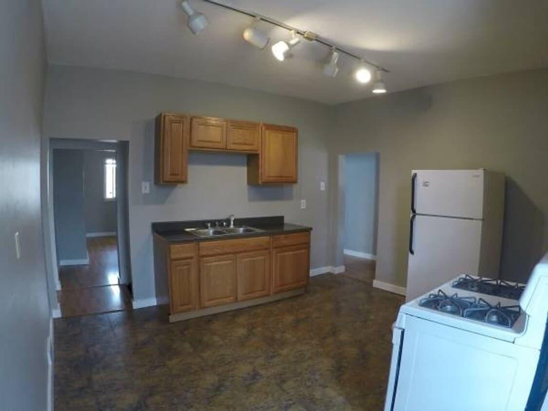 Primary Photo - 2 Bedroom Single Family Mt Washington!