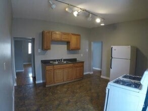 Building Photo - 179 Amabell St