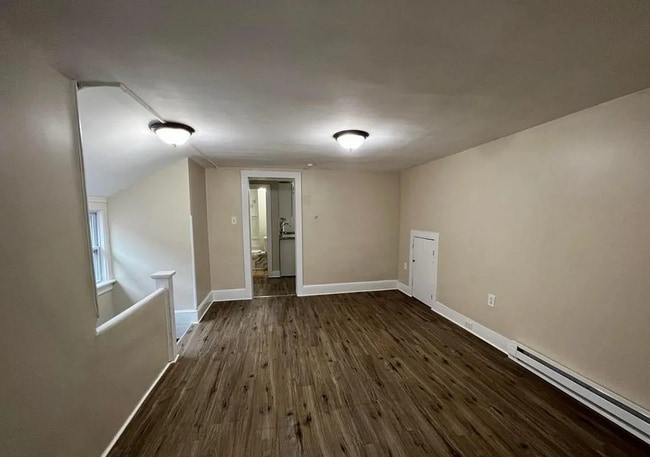 Building Photo - 105 Sambourne St