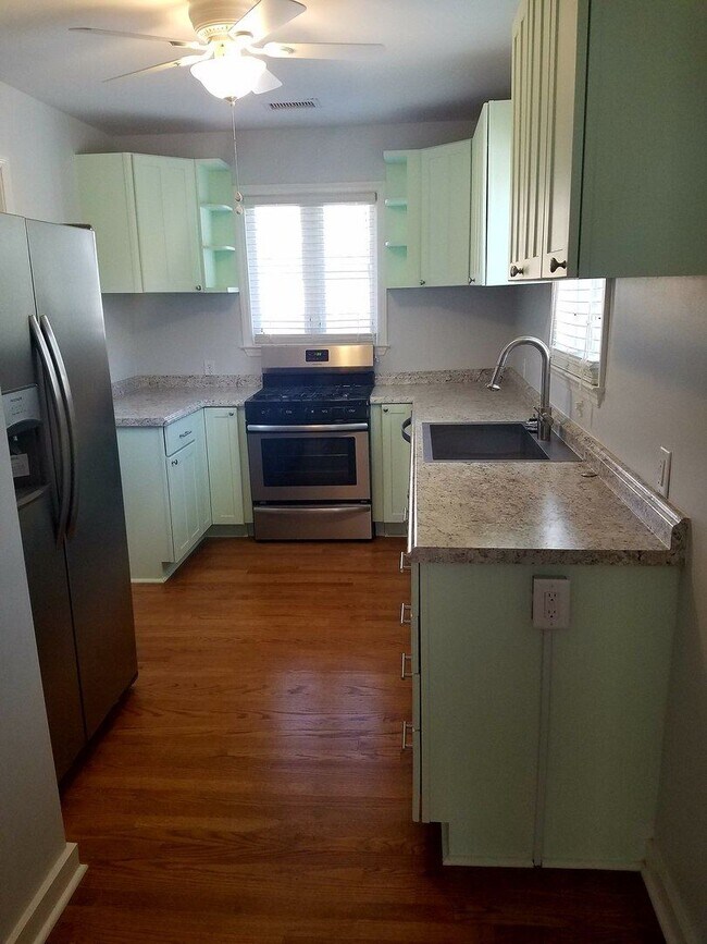 Building Photo - 3 br, 1 bath House - 110 Congress Street