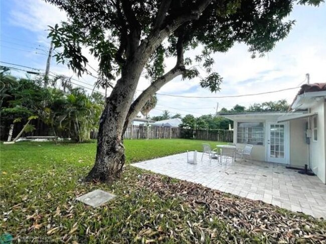 Foto del edificio - 208 S Riverside Dr
