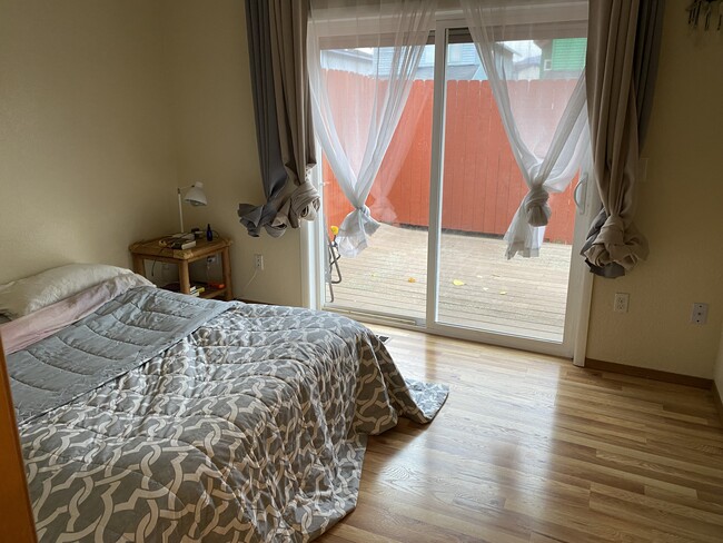 Master bedroom with deck access - 1731 Thuja Ave