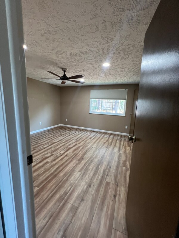 Foto del edificio - 2931 Ashdown Forest Dr