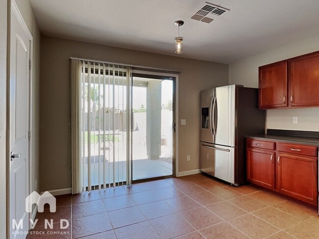 Building Photo - 669 W Silver Reef Ct