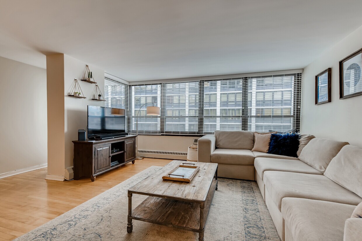 Foto principal - 33 E Cedar St