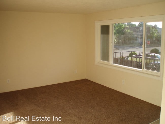 Building Photo - 1 br, 1 bath Apartment - 335 C St 335 C St #5