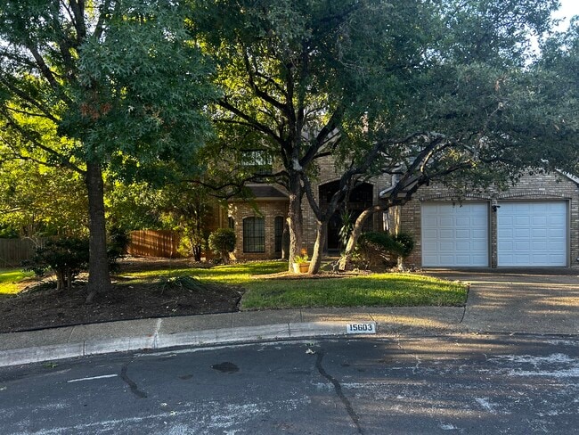 Building Photo - 15603 Rose Cres