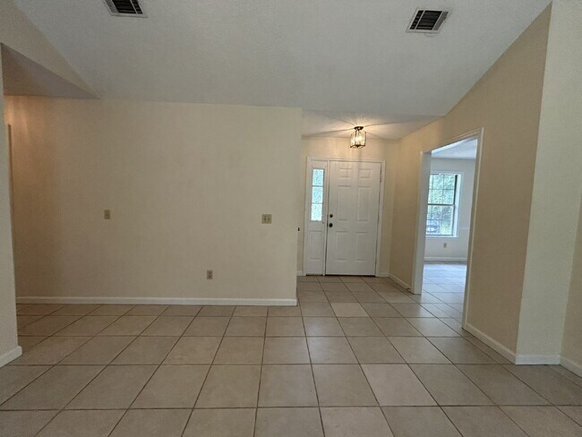 Foto del edificio - House for Rent