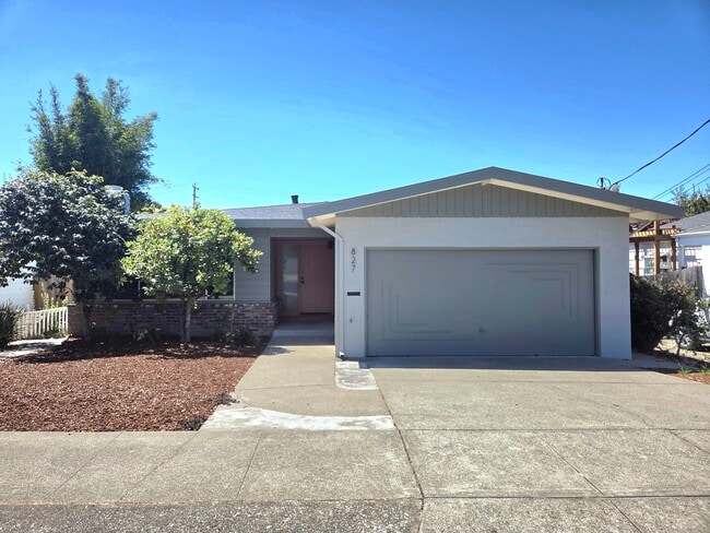 Building Photo - 827 Norvell St