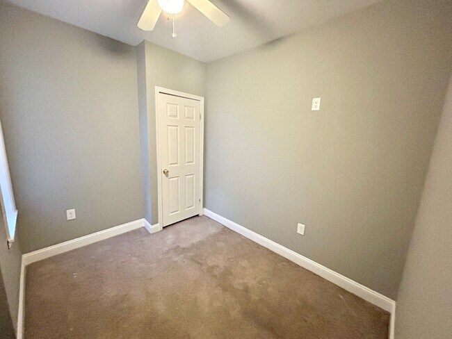 Photo - 27 N 58th St Apartment