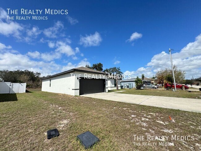 Building Photo - 1820 Snapper Dr