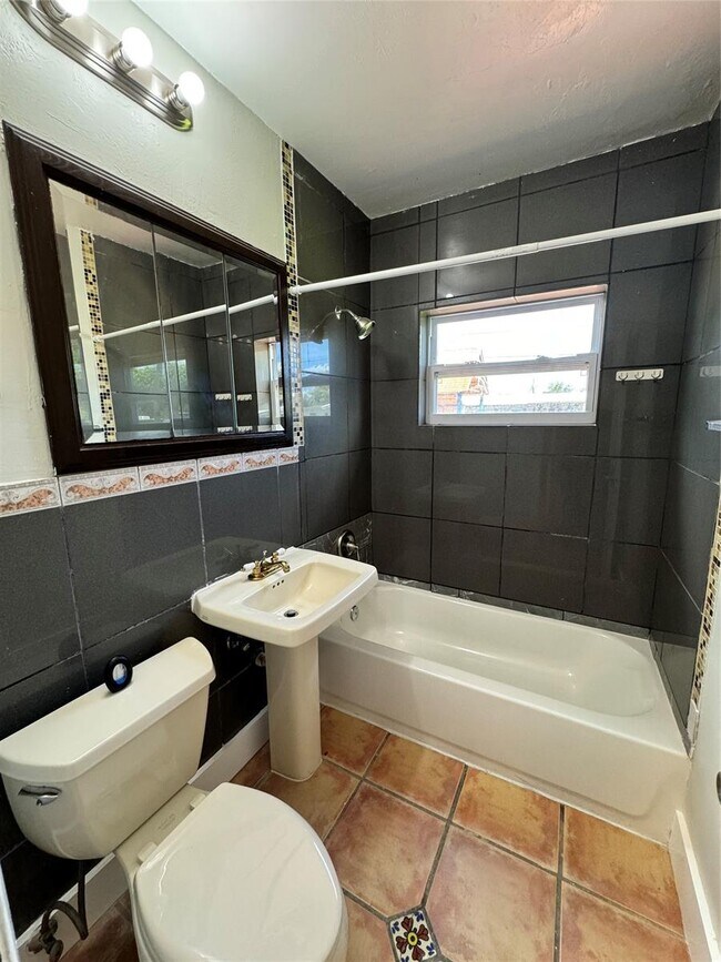 Foto del edificio - 20011 Dothan Rd